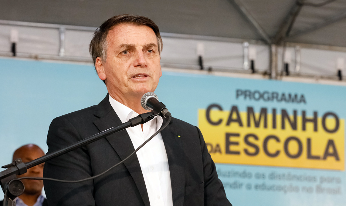 Vidente sobre Bolsonaro: Você é um gatinho. Tinha 7 vidas, 6 já foram