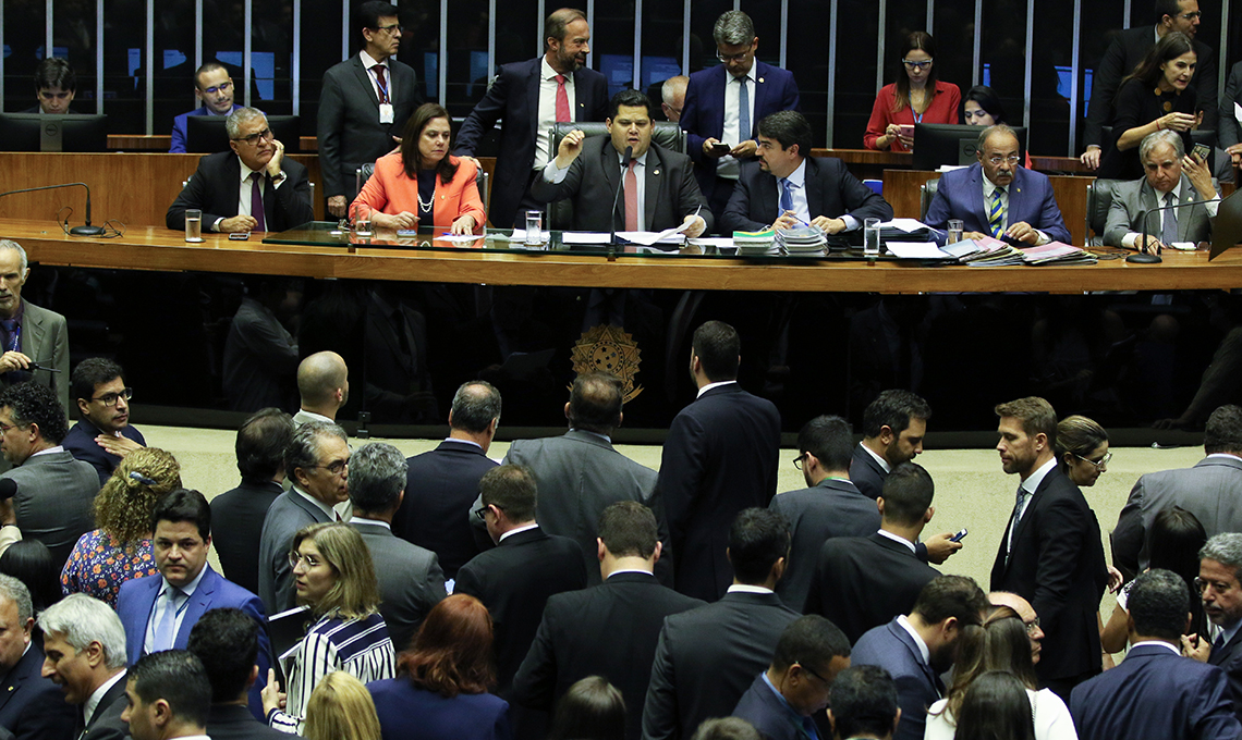Presidente do Congresso, Davi Alcolumbre, preside sessão que analisa veto sobre orçamento impositivo | Foto: Fabio Rodrigues Pozzebom/Agência Brasil