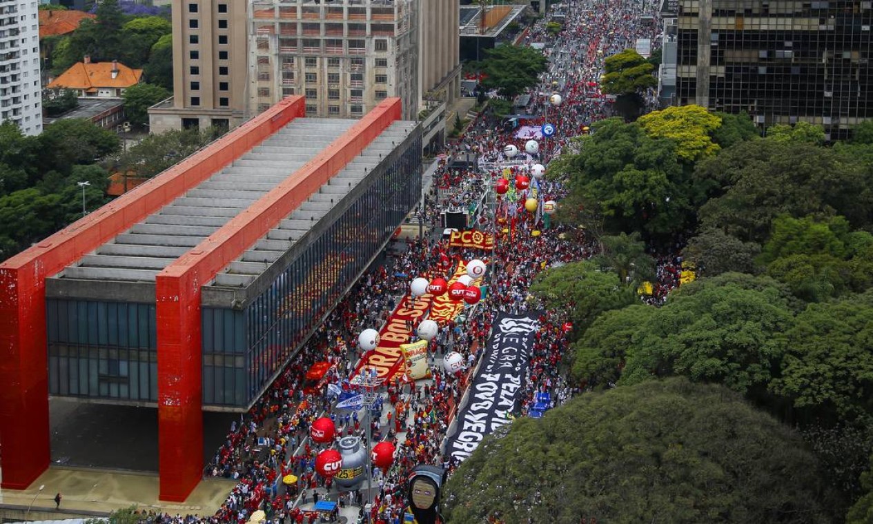 Projeto de lei proíbe a sinuca no Brasil, por ser racista