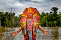 Foto: Ricardo Stuckert/Instagram | Os índios atravessaram a ponte