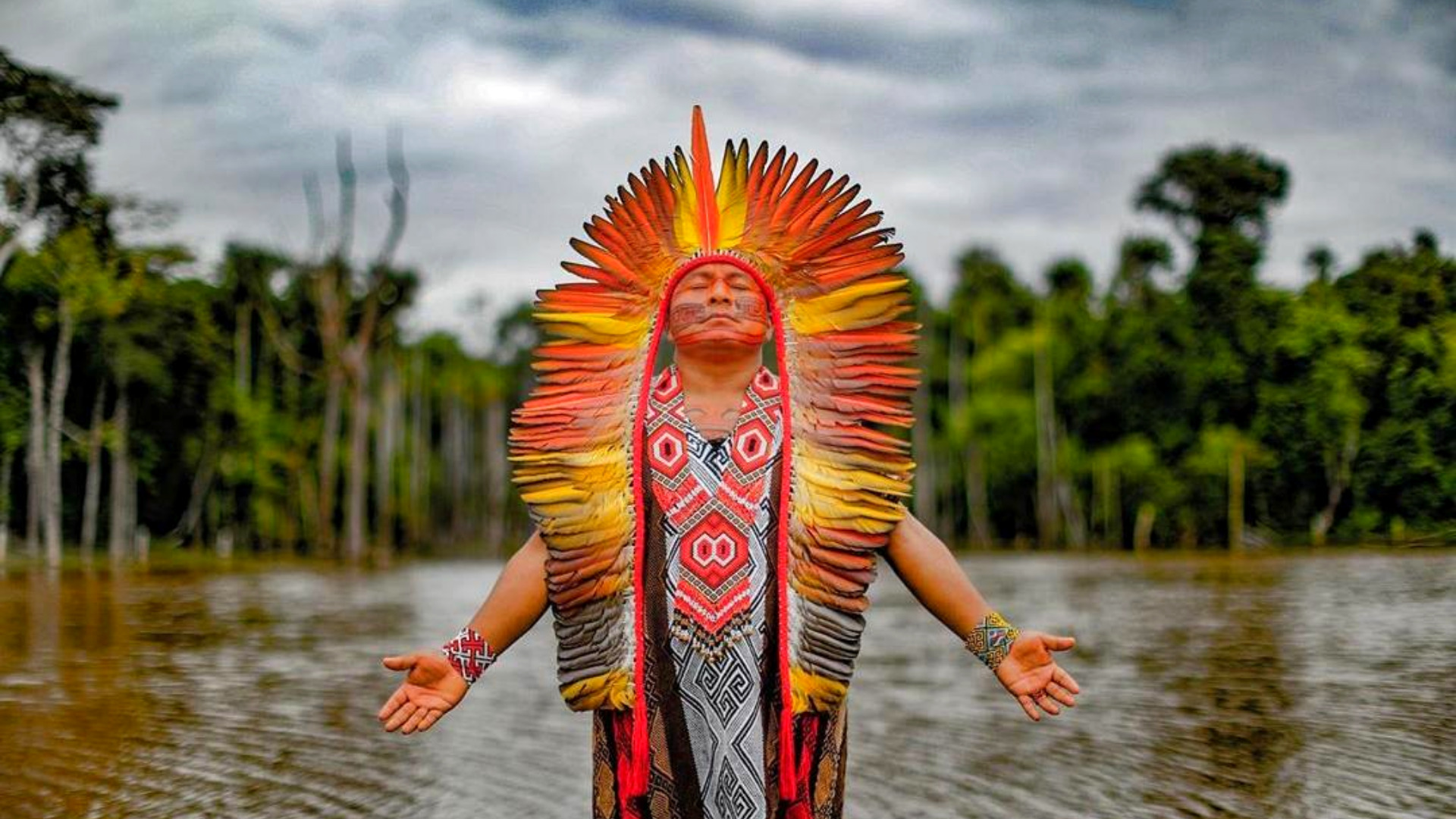 Foto: Ricardo Stuckert/Instagram | Os índios atravessaram a ponte