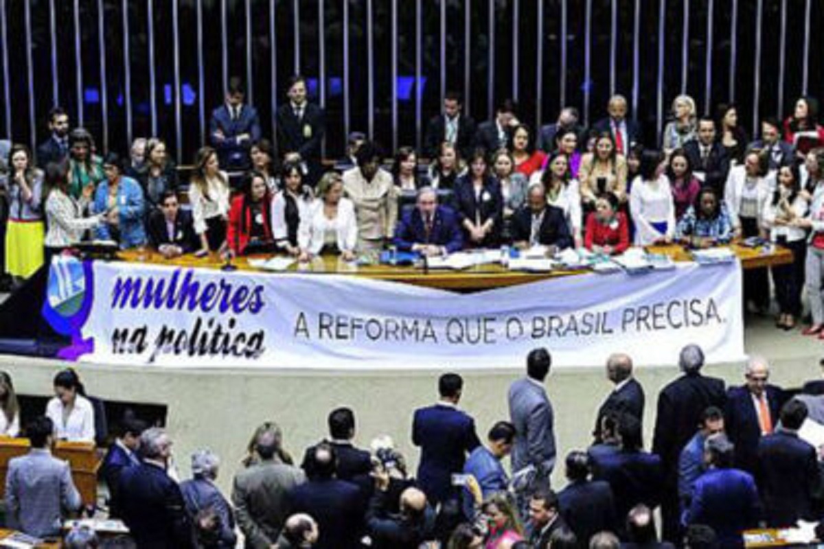 Mulheres na política a reforma que o Brasil precisa