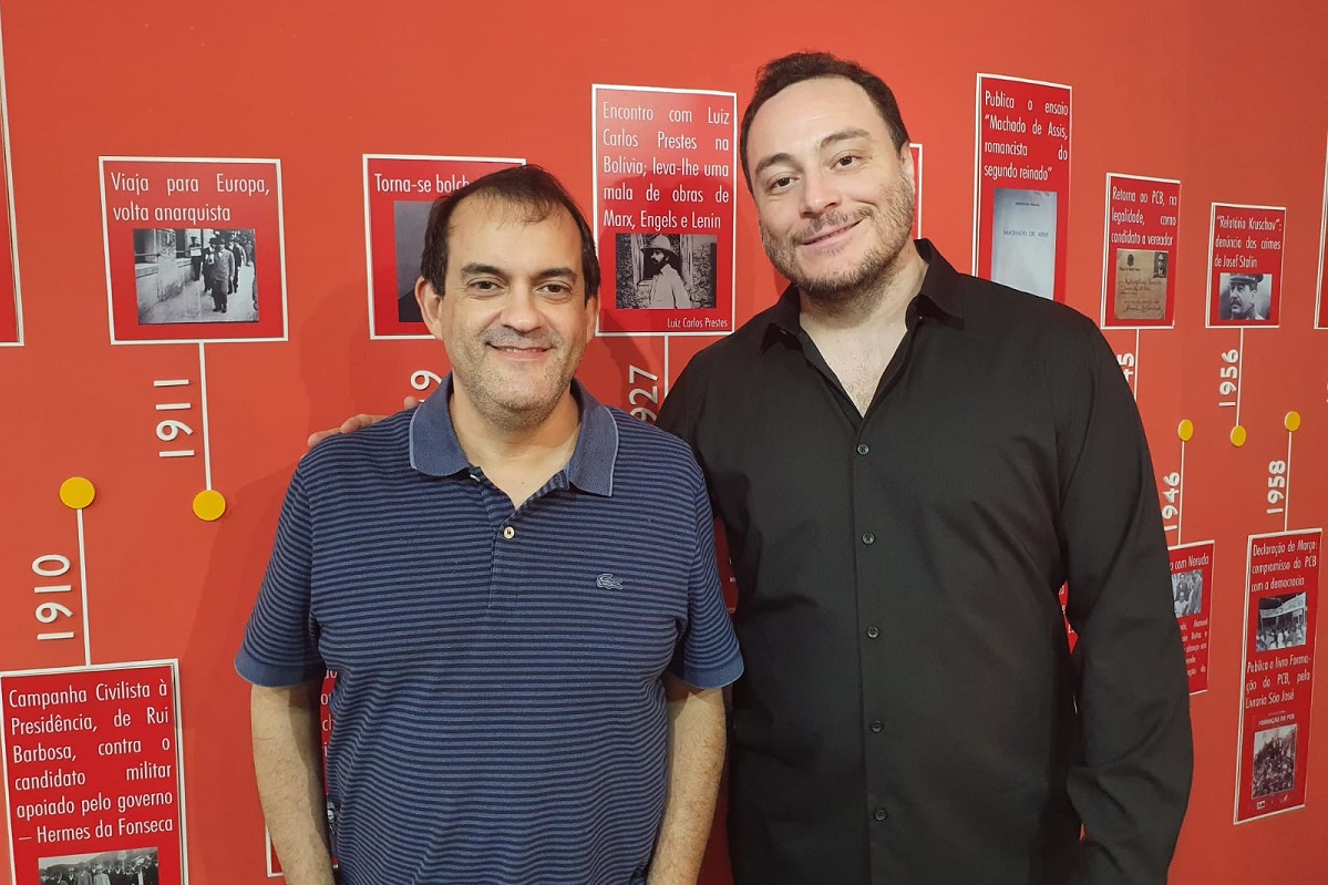 Augusto Guerra Vicente e Fernando Calixto na Biblioteca Salomão Malina | Foto: Nívia Cerqueira/FAP