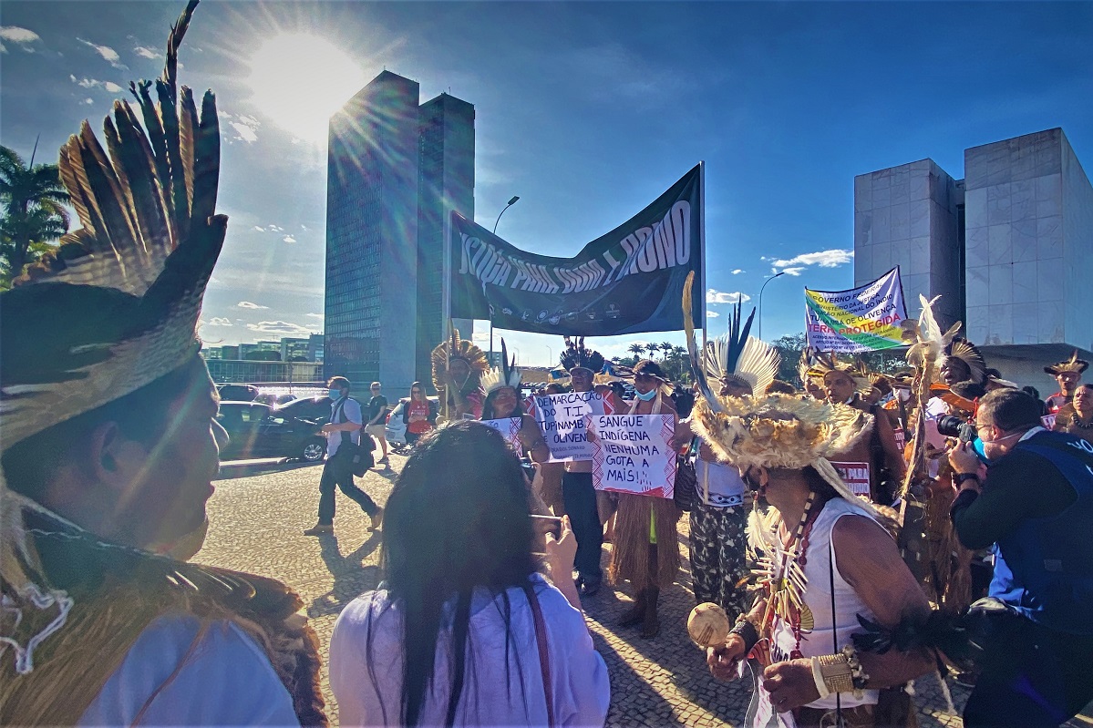 Faixa justiça pela povo indígena | Foto: Créditos: Cimi - Conselho Indigenista Missionário - Flickr