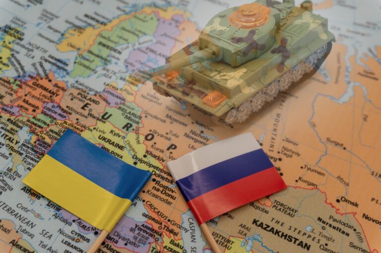 Após derrotas, a Rússia anunciou a mobilização de 300 mil reservistas do exército para apoiar as operações militares na Ucrânia | Foto: Evan Huang/Shutterstock