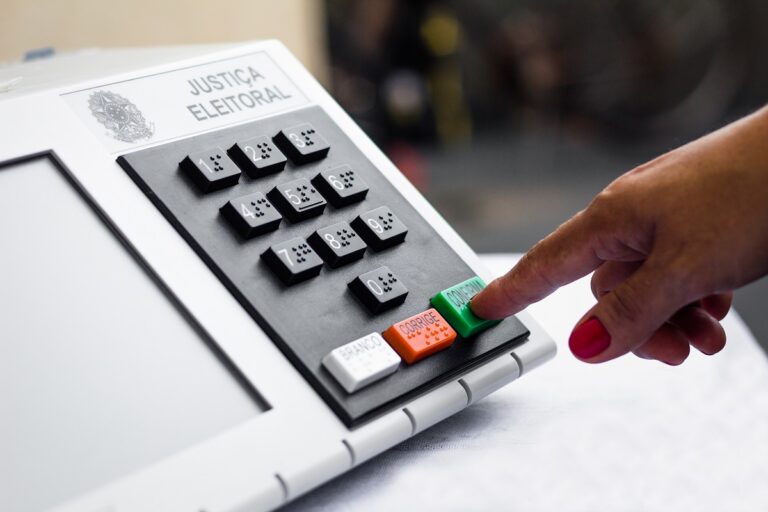 Estratégia de voto para que vença Lula ou Bolsonaro | Foto: Rafapress/Shutterstock