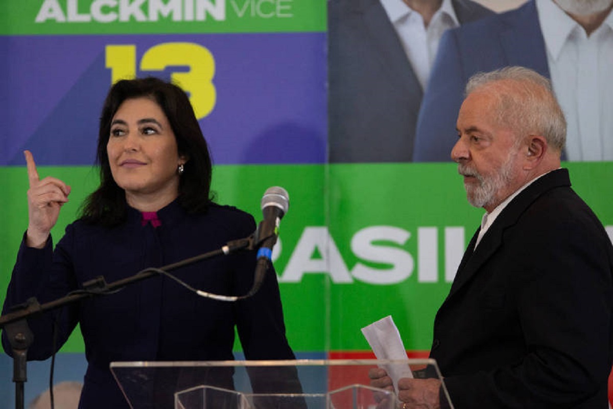 O ex-presidente Luiz Inácio Lula da Silva (PT) se encontra com Simone Tebet (MDB), no hotel Intercontinental, no bairro Jardim Paulista, em SP - Mathilde Missioneiro/