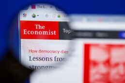 Homepage of Economist website on the display | Imagem: Sharaf Maksumov/shutterstock