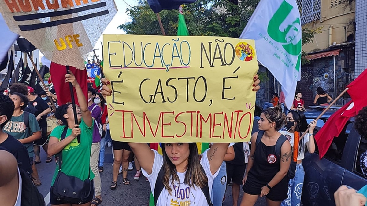 Com o novo bloqueio, contingenciamento na educação chega a R$ 2,4 bilhões em 2022 - Helena Dias/Brasil de Fato PE