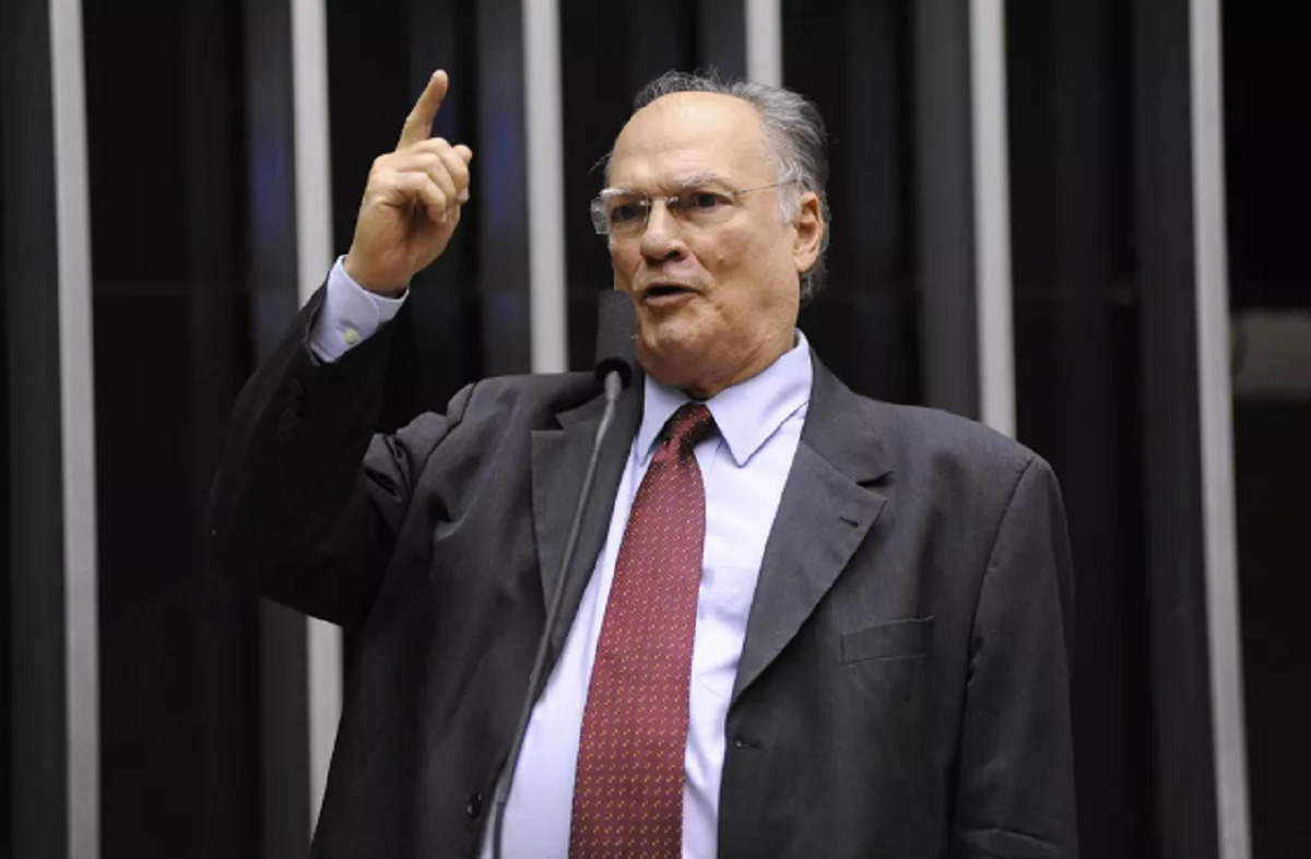 Roberto Freire, presidente do Cidadania, durante sessão na Câmara dos Deputados em 2015 | Foto: Luis Macedo/Câmara dos Deputados
