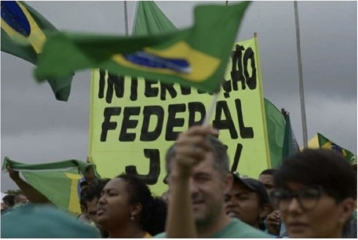 Eleição legislativa nos EUA põe em xeque ajuda bilionária à Ucrânia