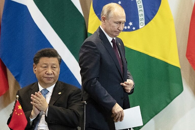 Os presidentes da China e da Rússia já manifestaram sua disposição em "intensificar a cooperação estratégica" com o Brasil durante o terceiro mandato de Lula da Silva - Pavel Golovkin /AFP