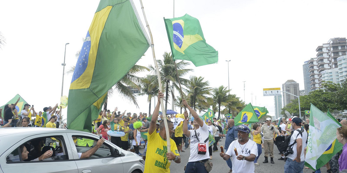 Avenida em frente a casa de Bolsonaro é fechada para o trânsito | Foto: Agência Brasil