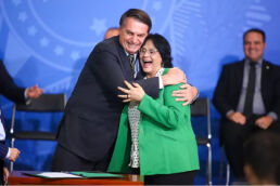 Bolsonaro e Damares podem responder por suspeita de crime de genocídio contra os povos Yanomami - Reprodução/PR