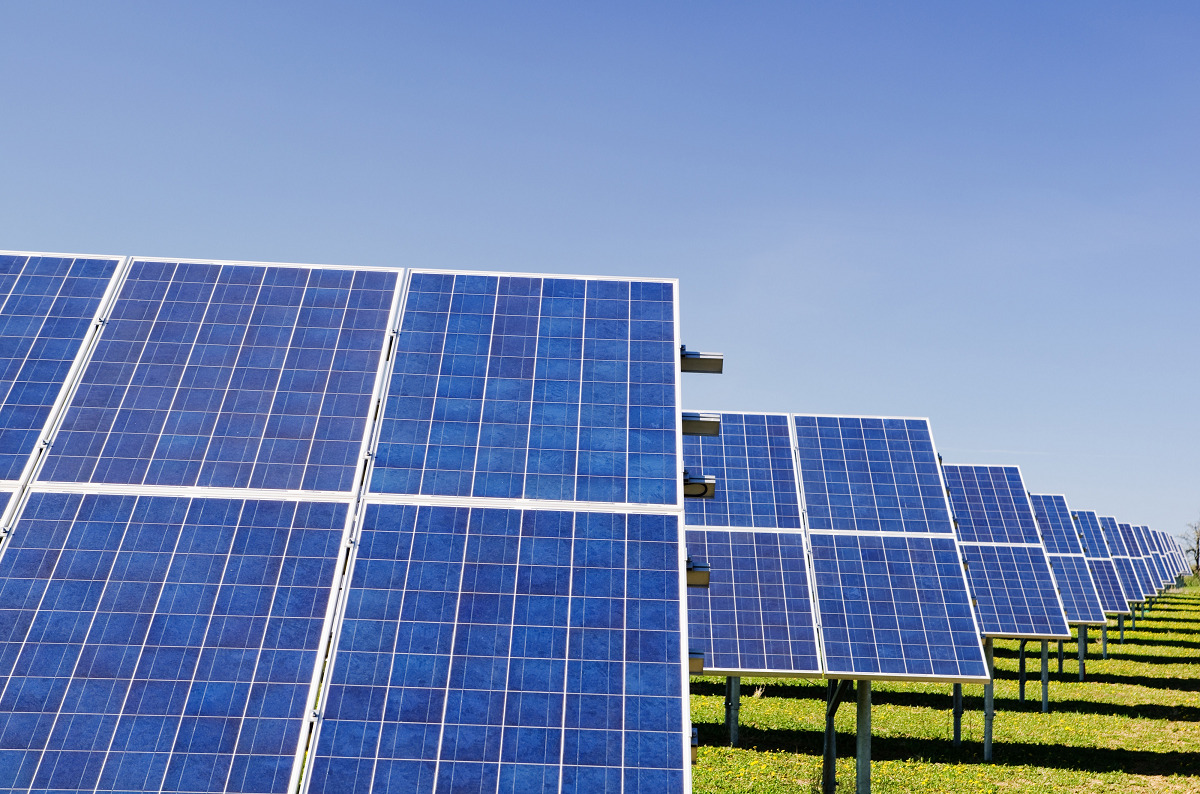Limpa e sustentável, a energia solar é também uma fonte econômica, já que gera energia de forma autônoma © Zbynek Burival