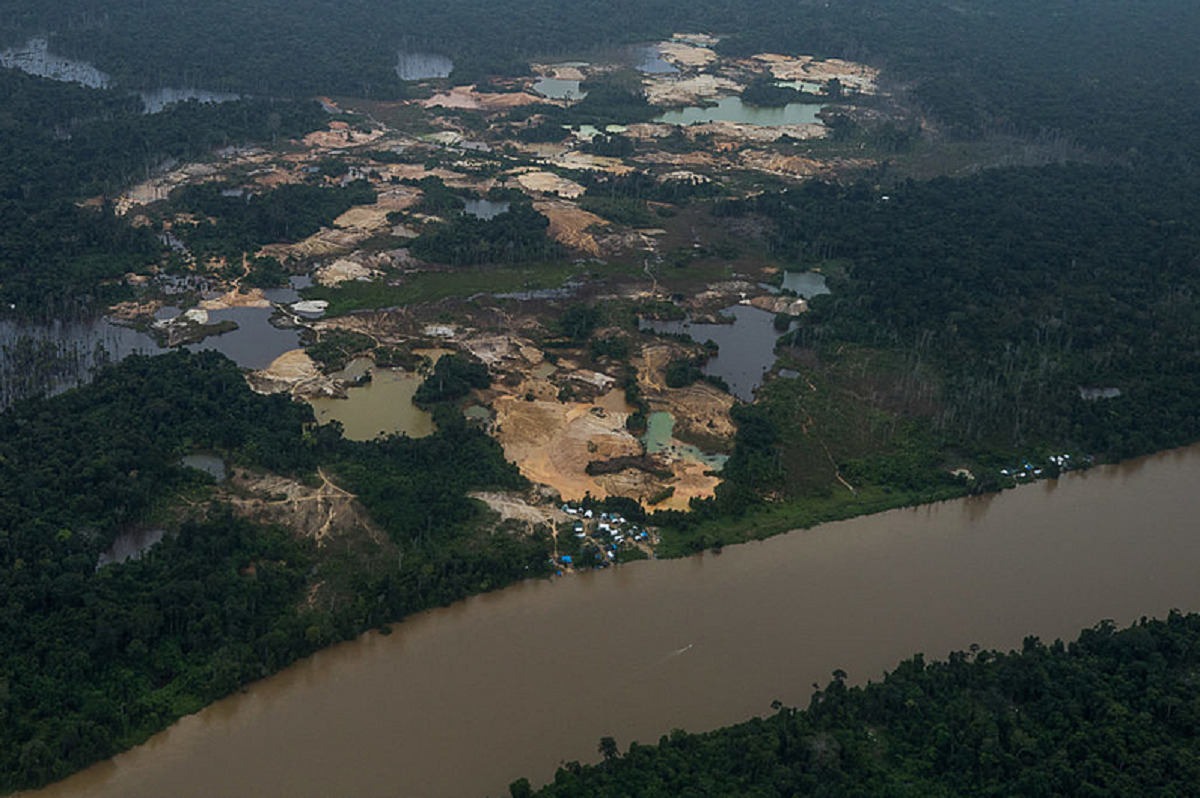 Garimpo Tatuzão, na região do rio Uraricoera na TI Yanomami - Bruno Kelly/Amazonia Real