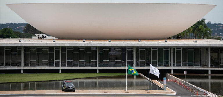 Após atos golpistas em Brasília, establishment político manifestou repúdio | Foto: DW Brasil
