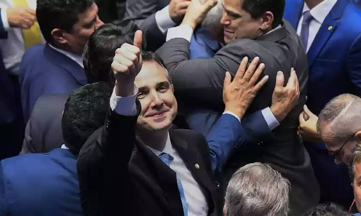 Reeleito presidente do Senado, Rodrigo Pacheco (PSD-MG) recebeu 49 votos contra 32 de Rogério Marinho (PL-RN) | Foto: Jefferson Rudy/Agência Senado